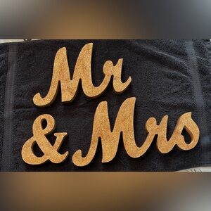 Rose Gold Glitter Mr & Mrs sign.